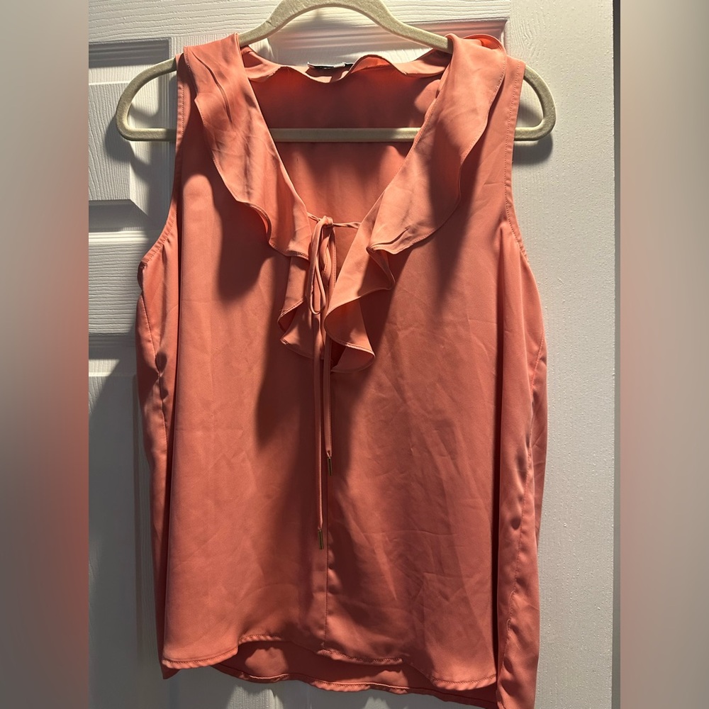 L’Academie salmon ruffle shell. Size Small.